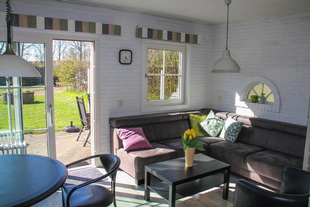 ./duif/b. duif_zithoek.jpg